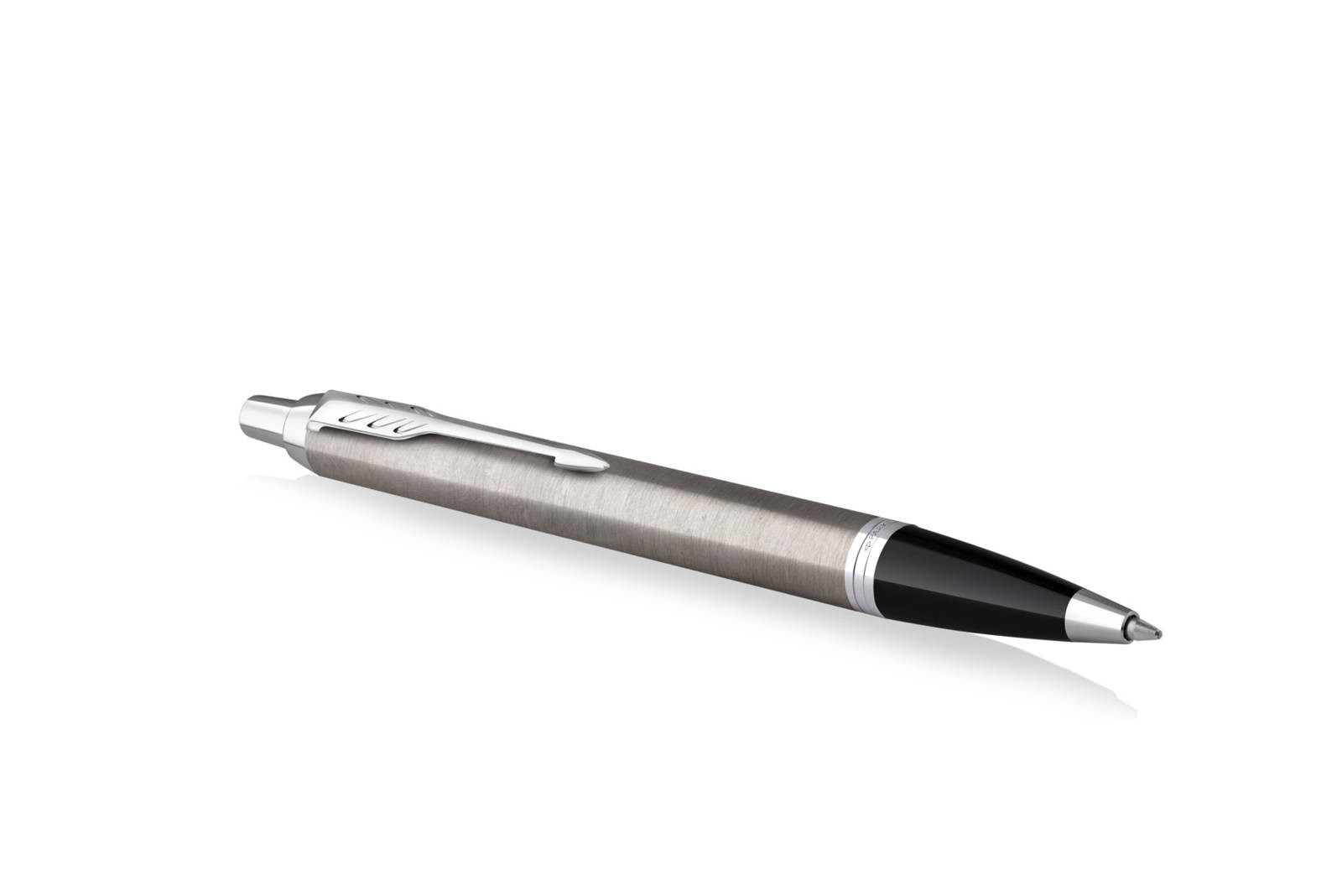 Długopis Parker IM ESSENTIAL STAINLESS STEEL CT 2150841 (pudełko z zawieszką) wkład M czarny